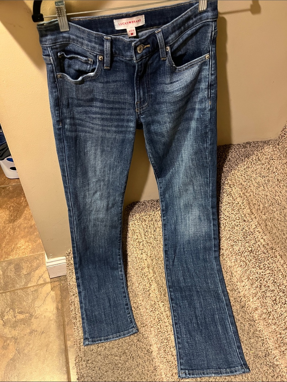 Lucky Brand Straight Leg Jeans in Medium Blue Wash